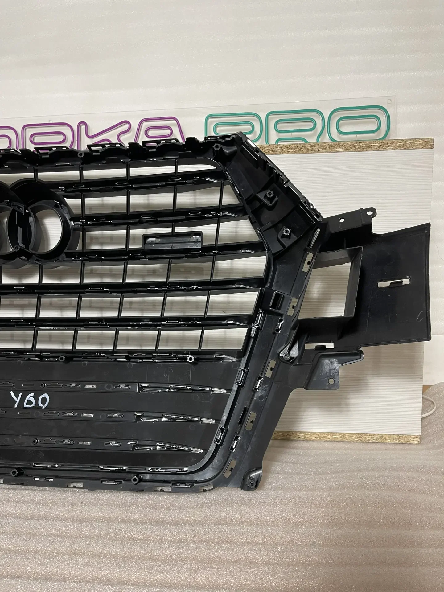 Решётка радиатора Audi Q7 - миниатюра 6