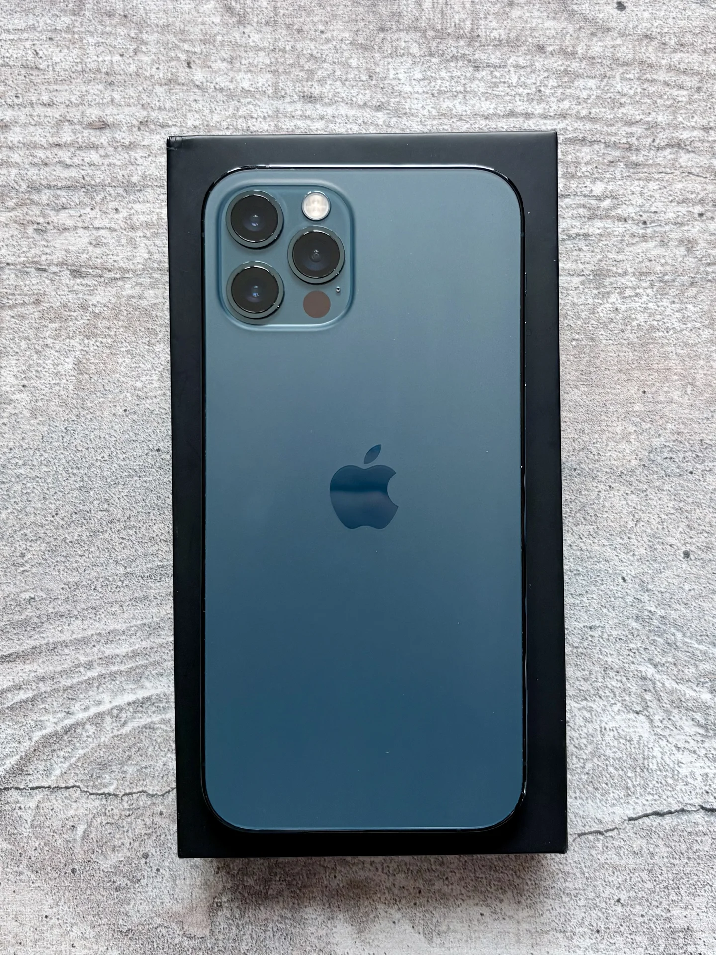 iPhone 12 Pro, 512ГБ, SIM + eSIM - миниатюра 2