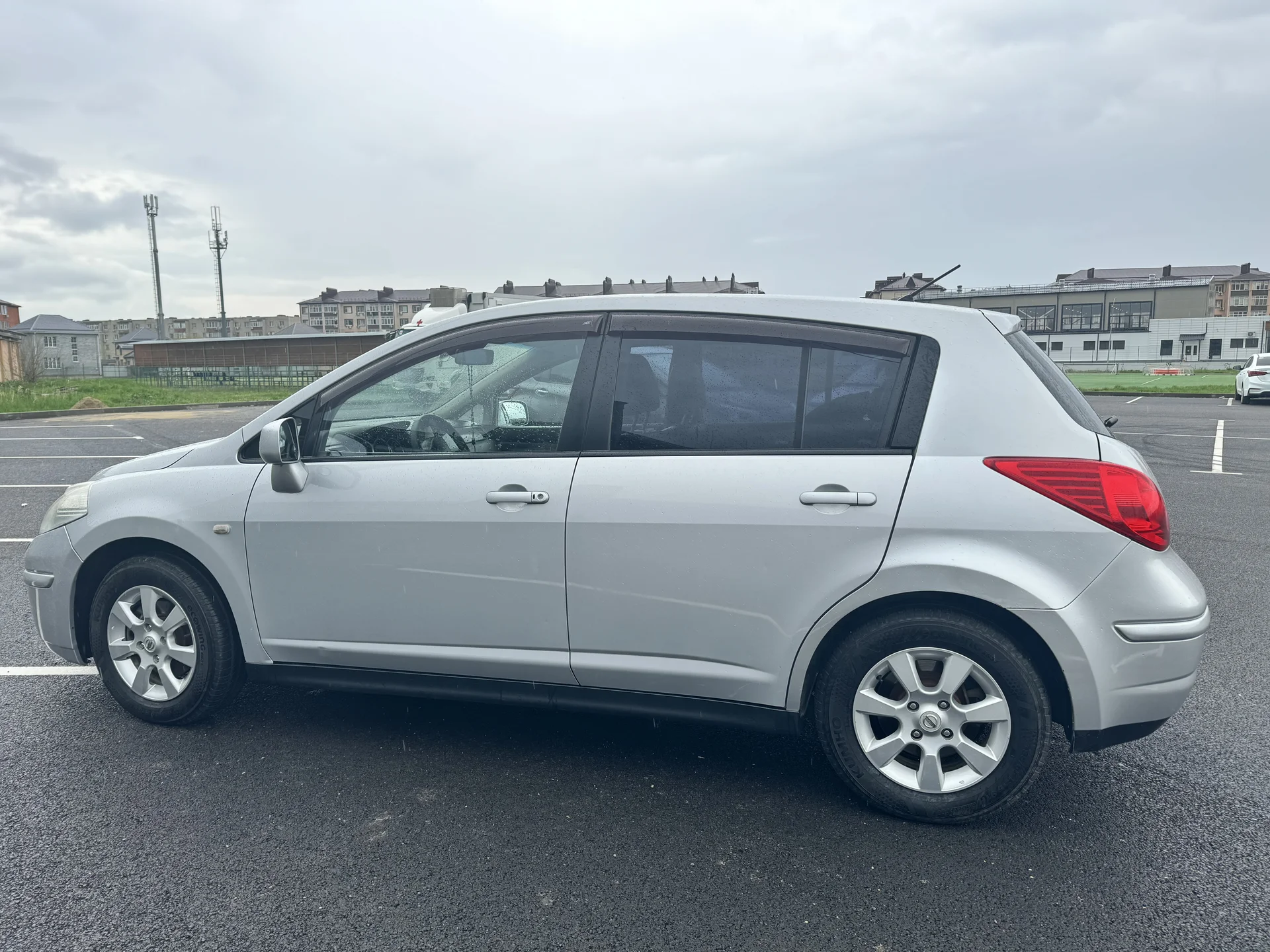 Nissan Tiida, Tekna 1,8 - миниатюра 4