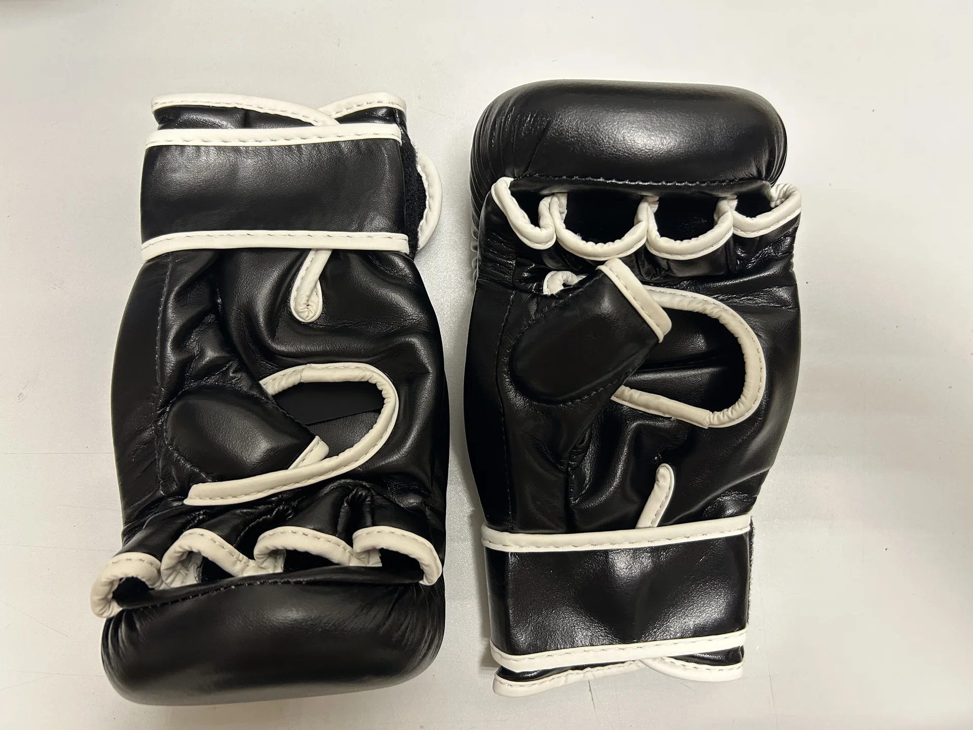 Перчатки для ММА FGV18 Fairtex - миниатюра 3