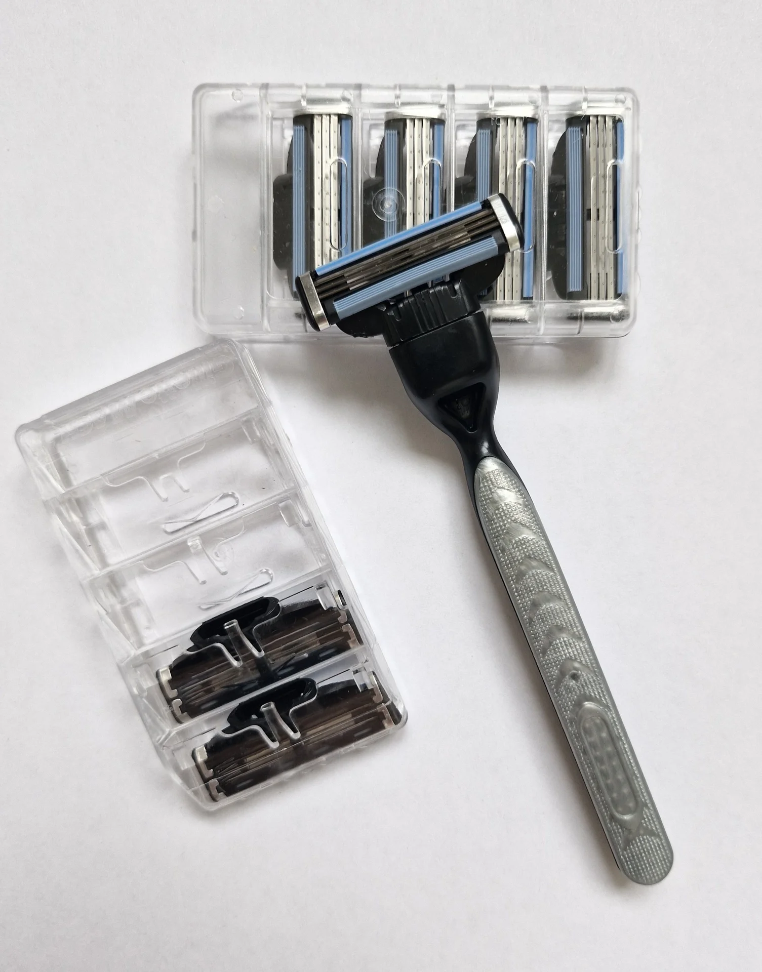 Gillette Mach3: станок + запас кассет (7 шт) - изображение 1