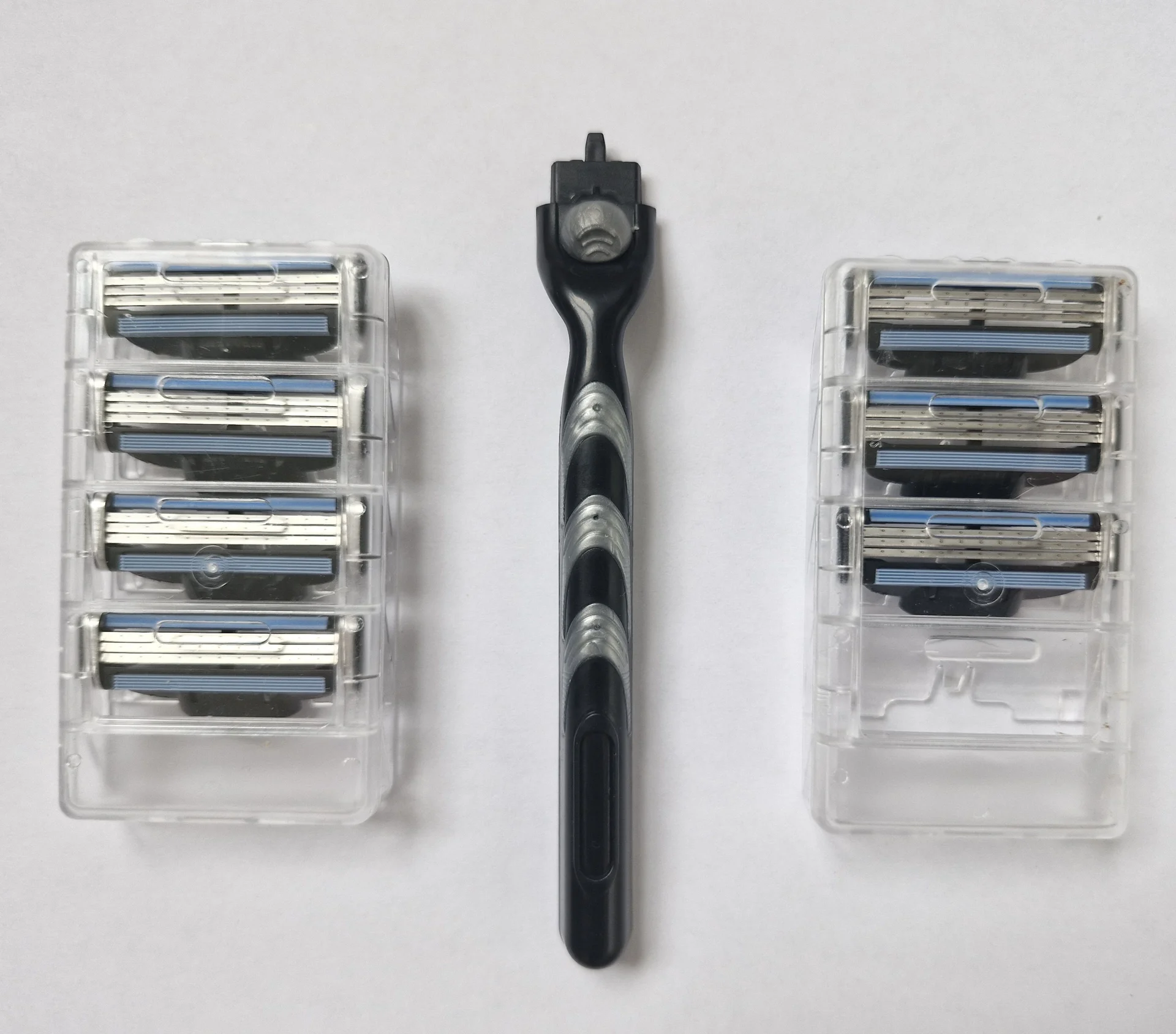 Gillette Mach3: станок + запас кассет (7 шт) - миниатюра 5