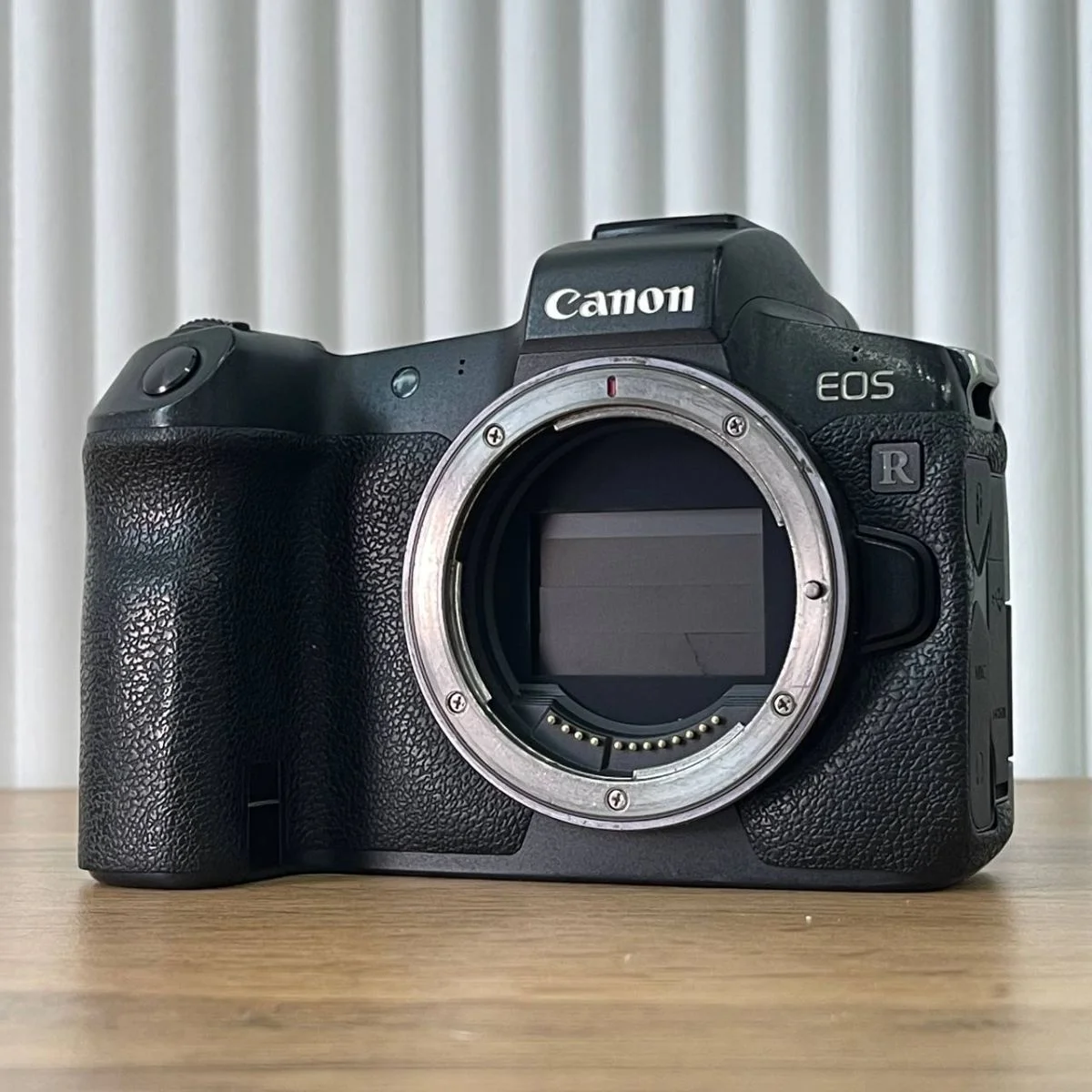 Canon EOS R body