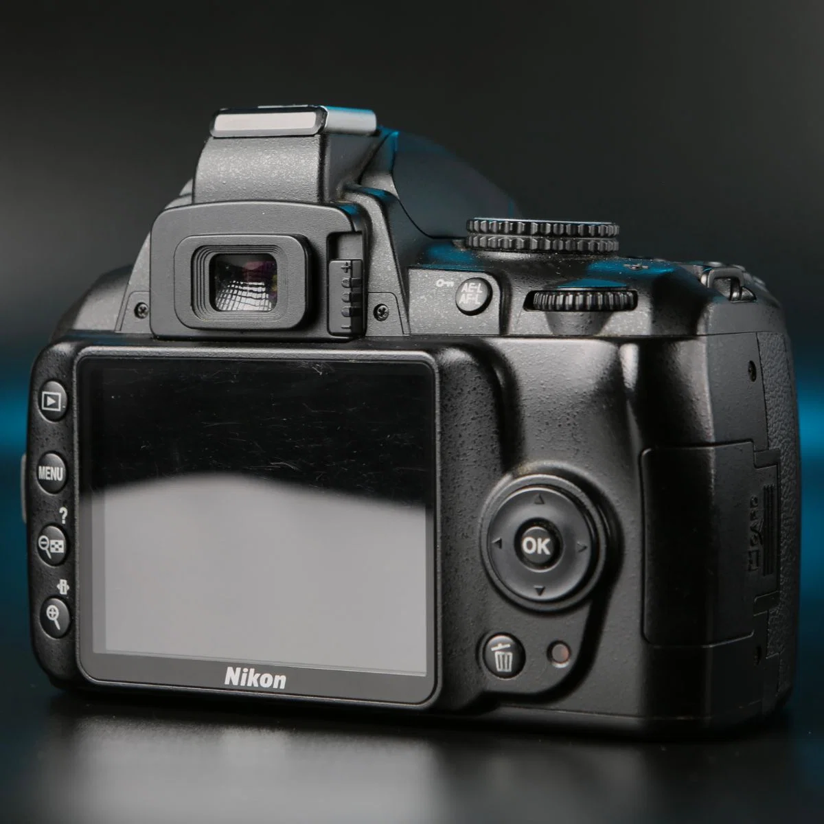 Nikon D3000 kit 18-55mm - миниатюра 7