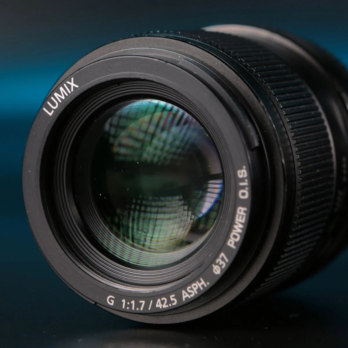 Panasonic Lumix 42.5mm 1.7 OIS - миниатюра 3