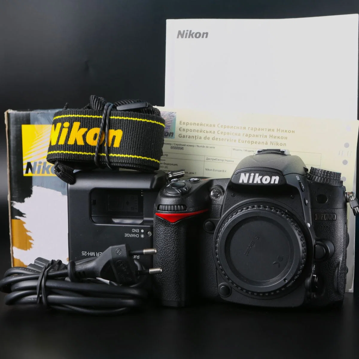 Nikon D7000 body - миниатюра 10