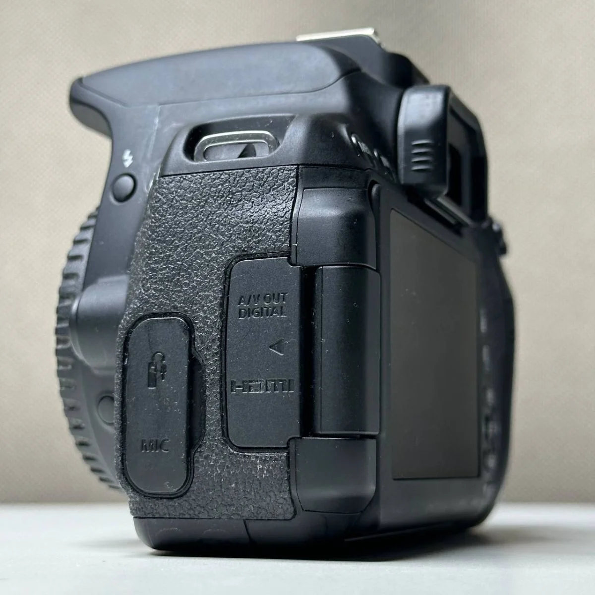 Canon 650D body - миниатюра 2