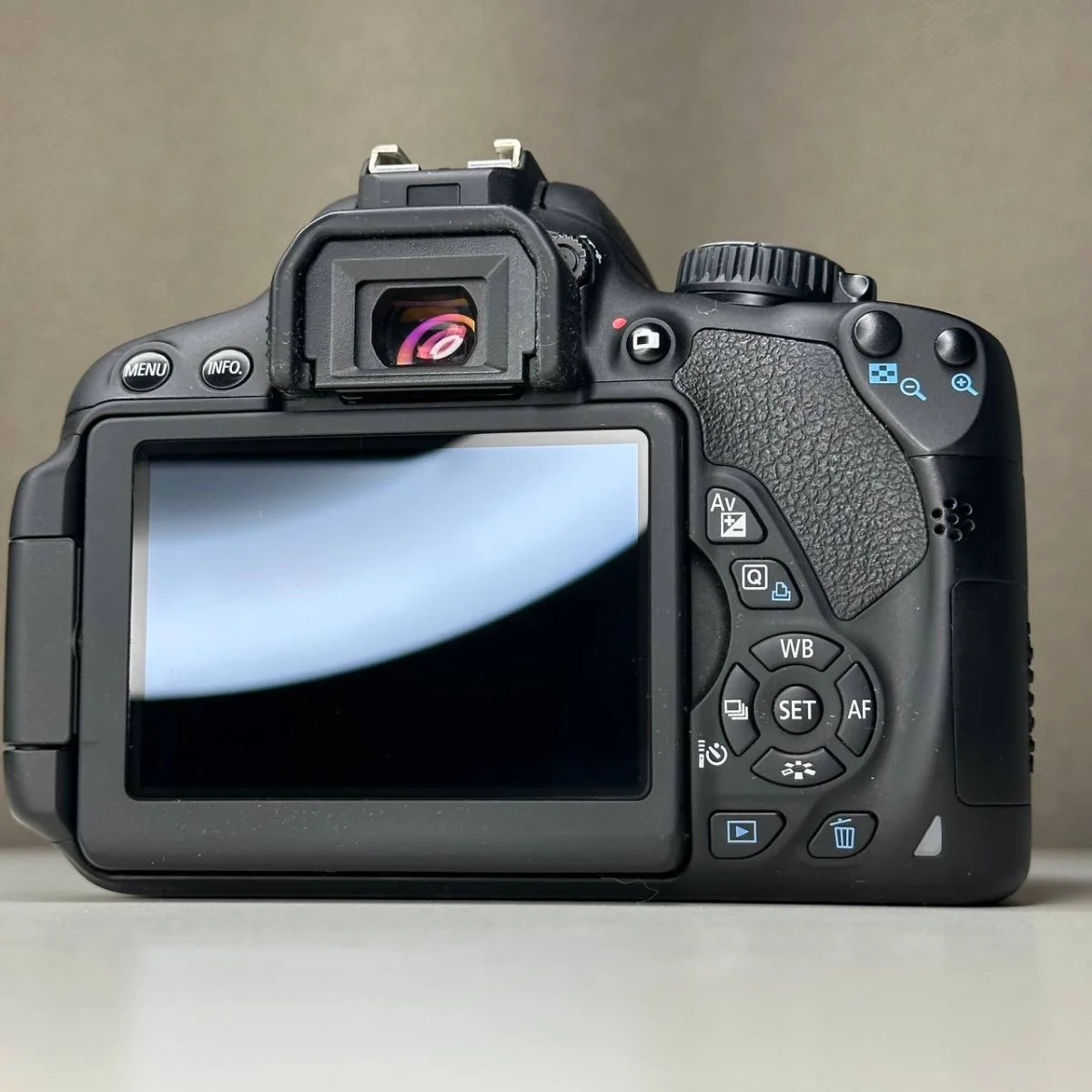 Canon 650D body - миниатюра 3