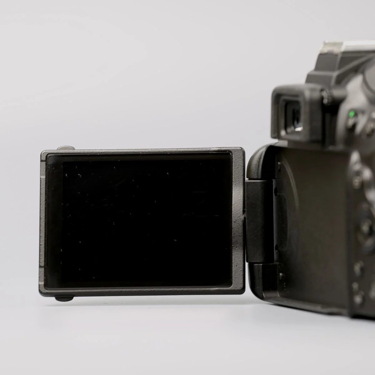 Nikon D5100 body - миниатюра 8