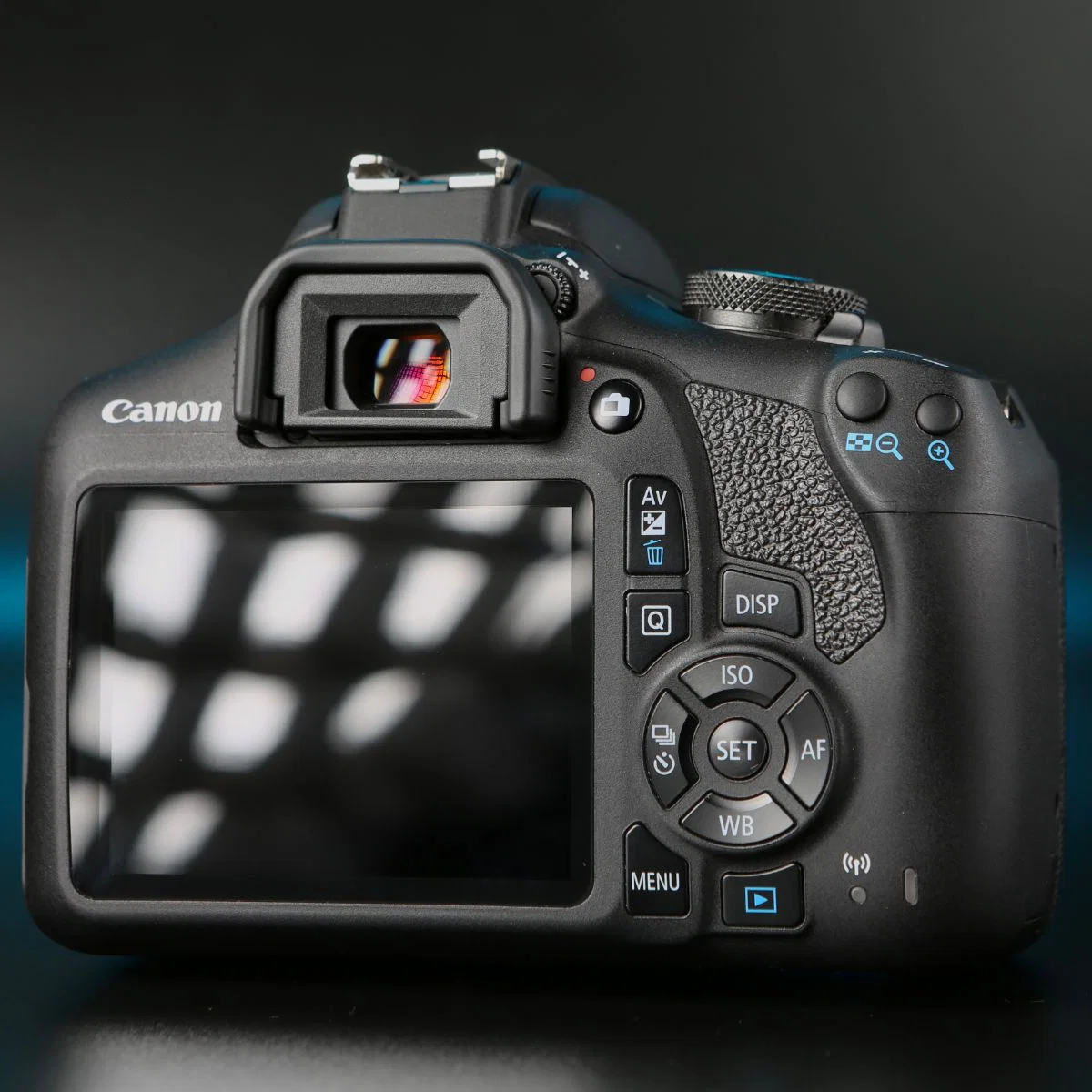 Canon 2000D kit 18-55mm - миниатюра 6