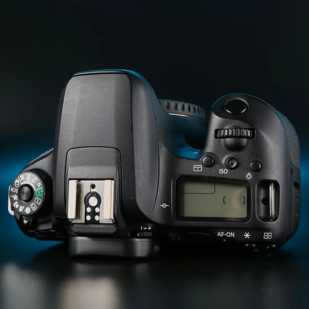 Canon 77D body - миниатюра 5