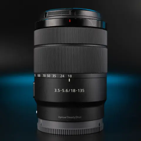 Sony E 18-135mm OSS