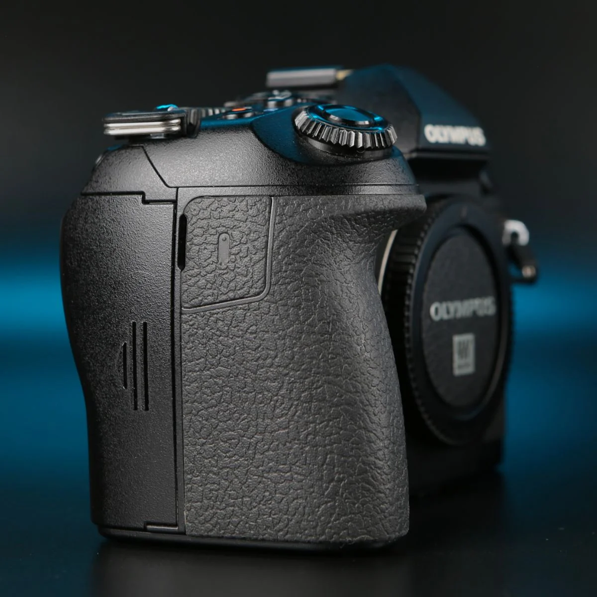 Olympus OM-D E-M1 Mark II body - миниатюра 3