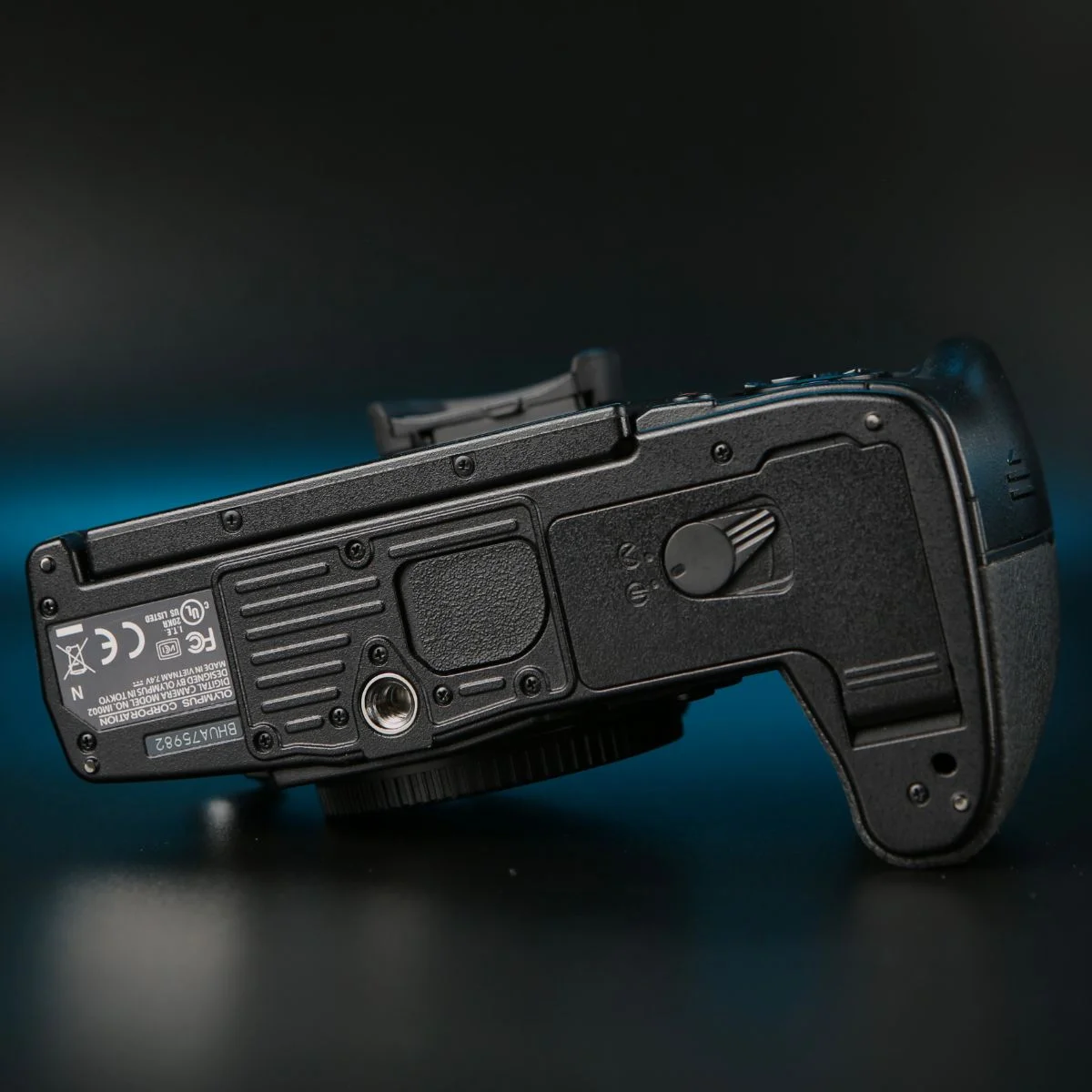 Olympus OM-D E-M1 Mark II body - миниатюра 4