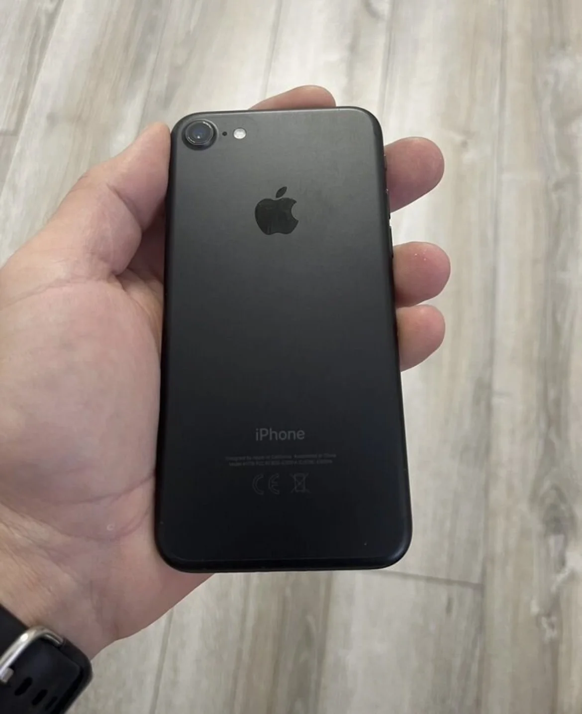Продаю iPhone 7 - миниатюра 2