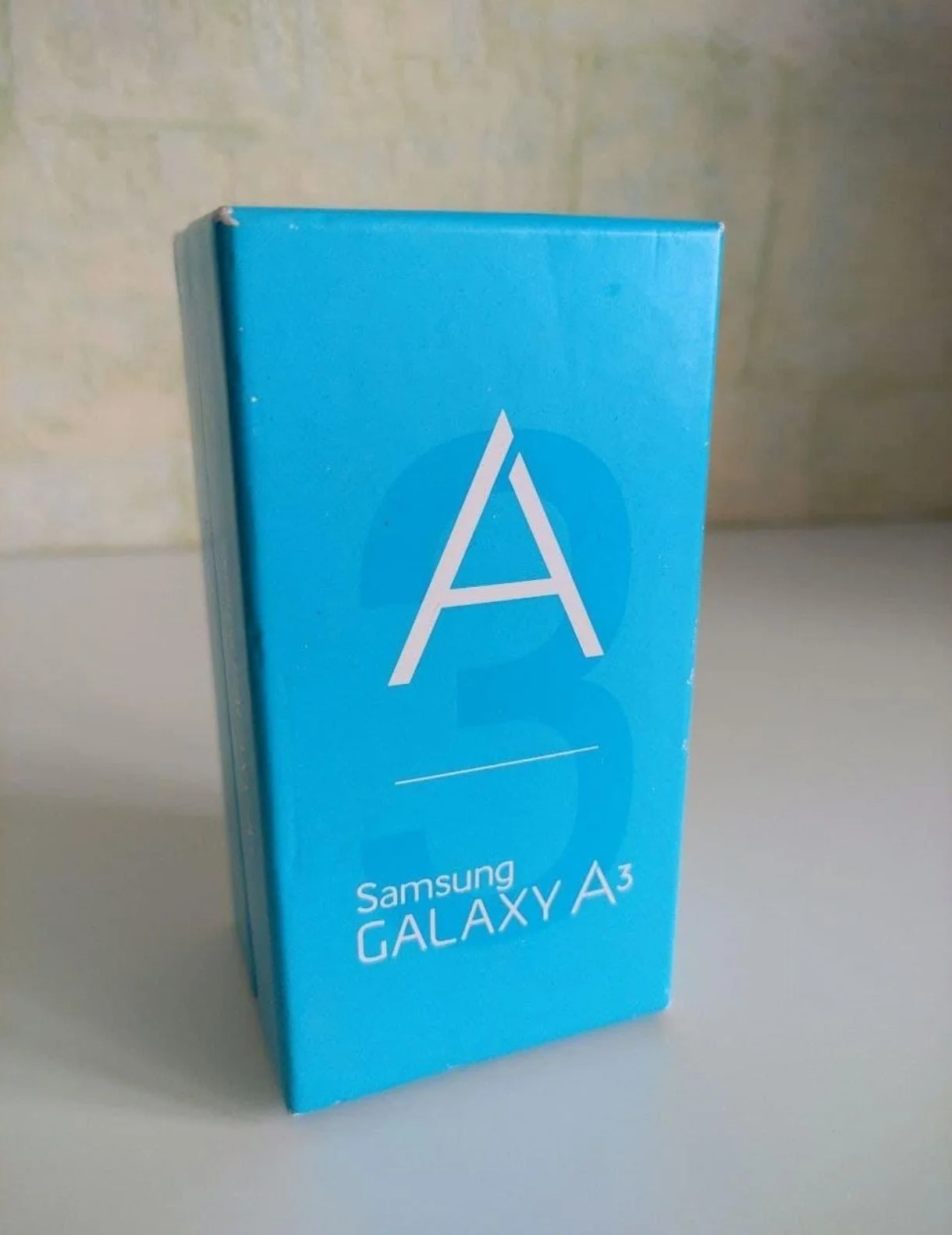 Коробка от телефона Samsung Galaxy A3 - изображение 1