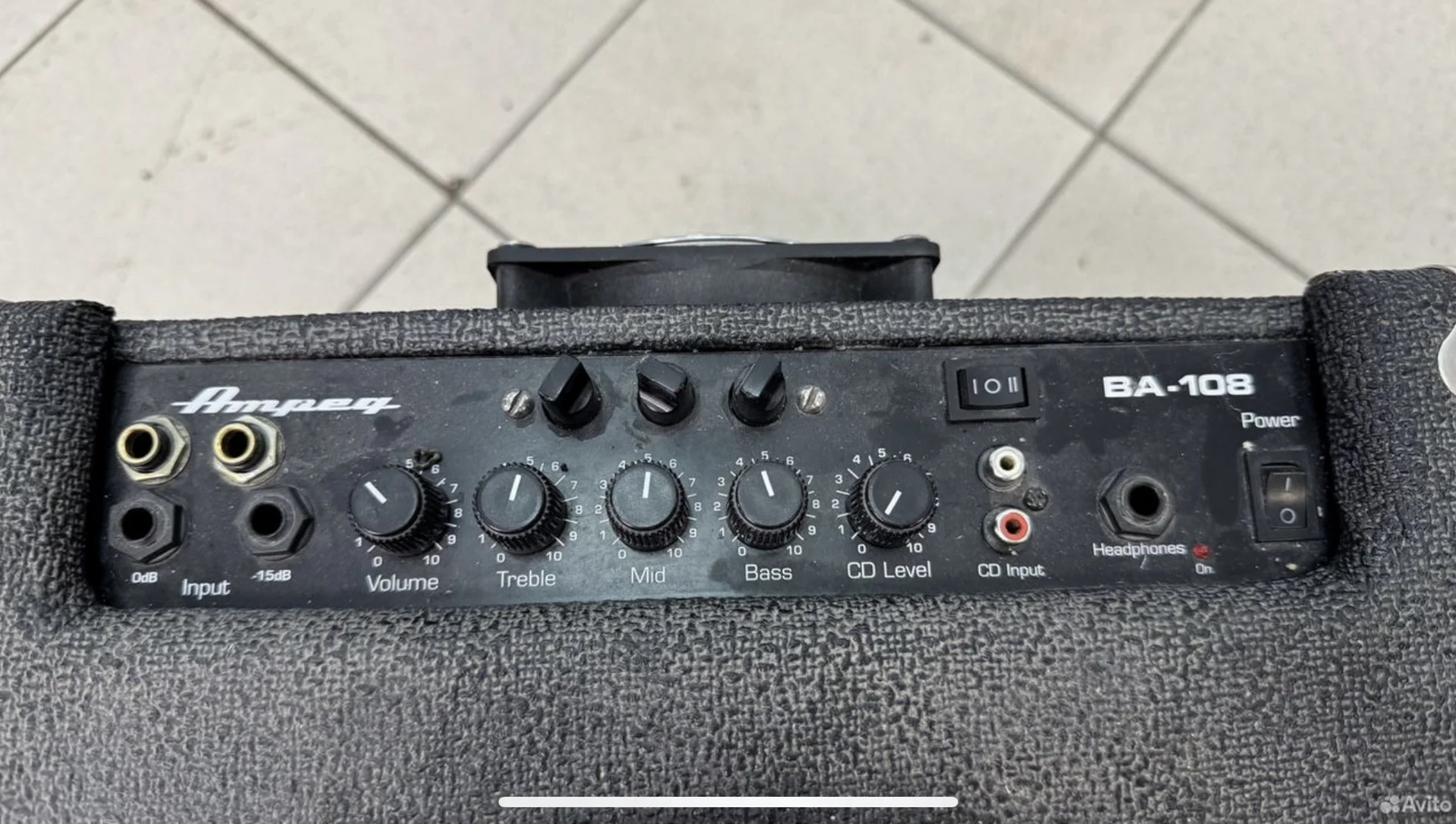 Комбоусилитель Ampeg BA-108 - миниатюра 2