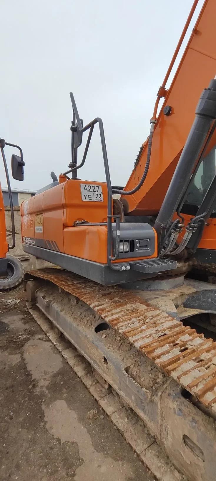 Экскаватор гусеничный Develon DX225NLCA - миниатюра 2