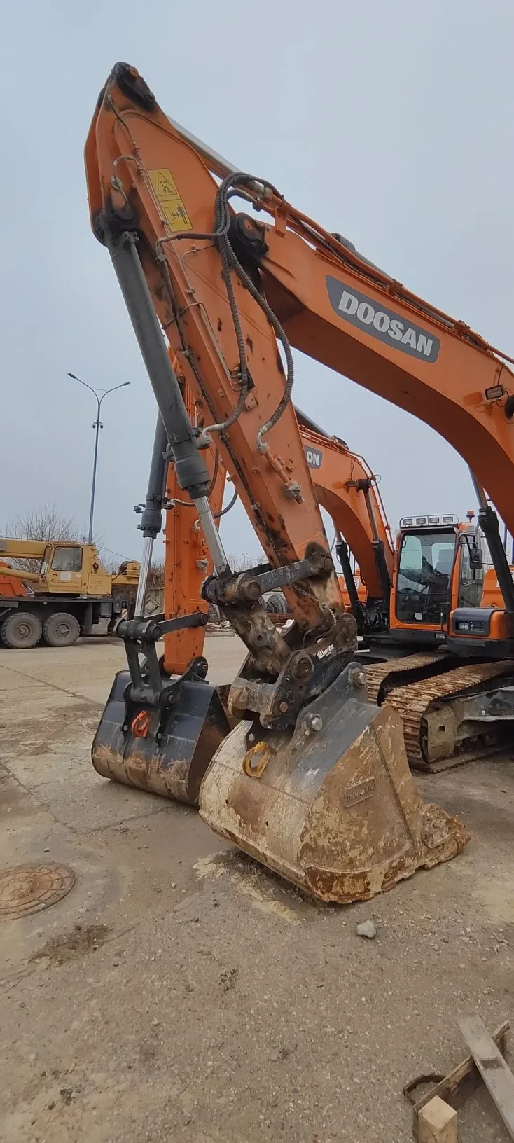 Экскаватор гусеничный Develon DX225NLCA - миниатюра 5