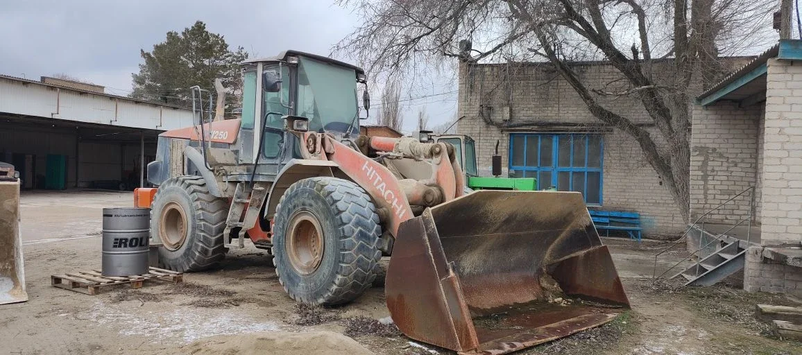 Фронтальный погрузчик Hitachi ZW250 - изображение 1