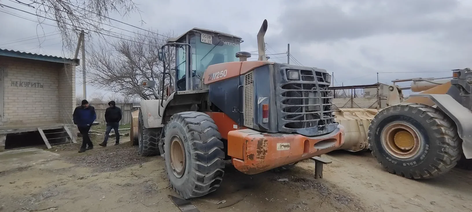 Фронтальный погрузчик Hitachi ZW250 - миниатюра 5