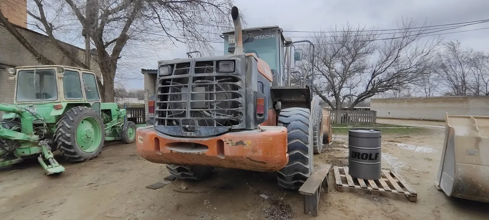 Фронтальный погрузчик Hitachi ZW250 - миниатюра 6