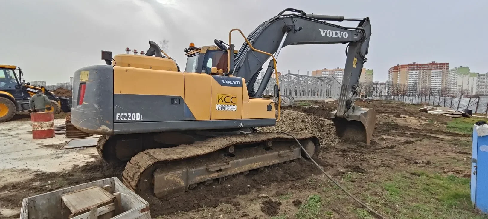 Экскаватор гусеничный Volvo EC220DL - миниатюра 4