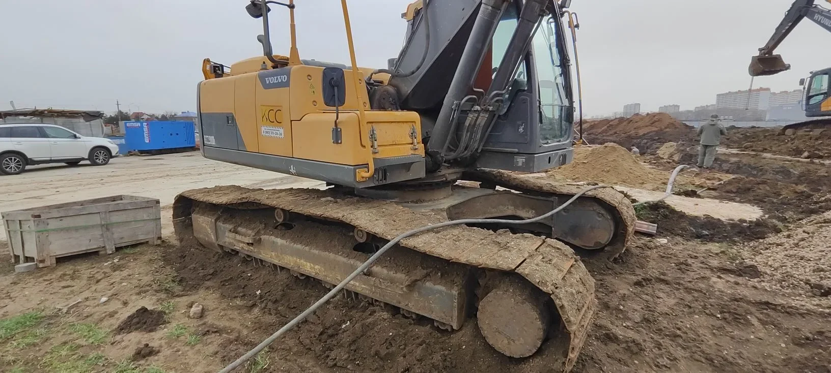 Экскаватор гусеничный Volvo EC220DL - миниатюра 8