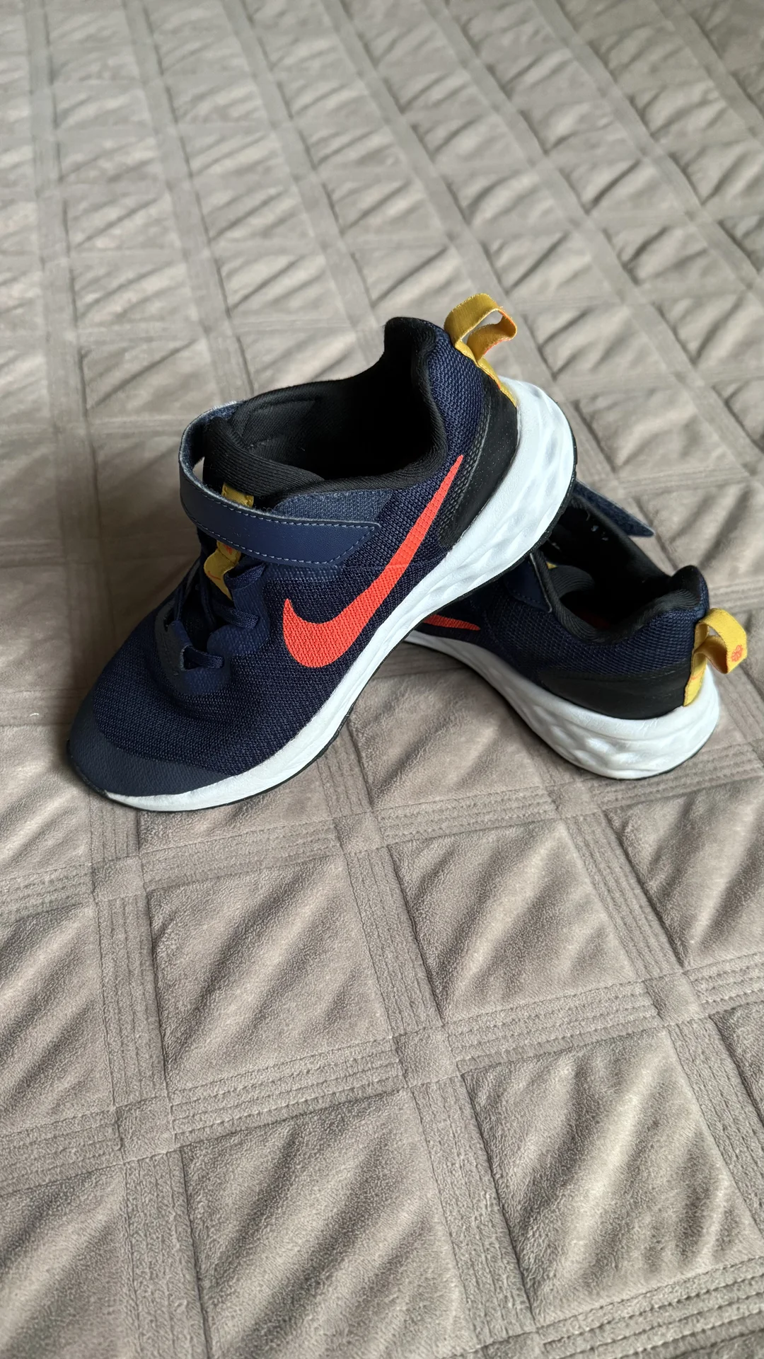 Кроссовки Nike revolution 6 - миниатюра 2