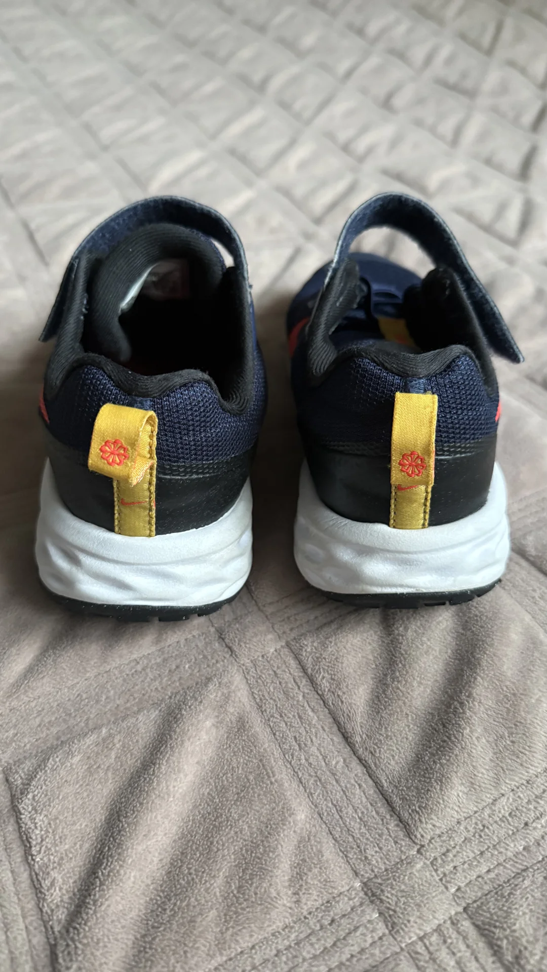 Кроссовки Nike revolution 6 - миниатюра 3