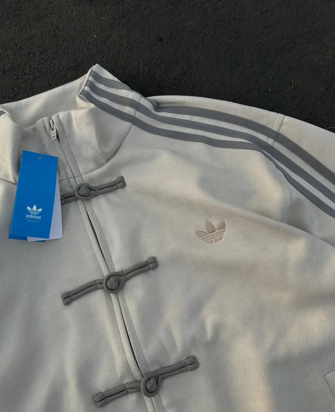 Куртка Adidas Chinese New Year Jacket (В НАЛИЧИИ) - миниатюра 2