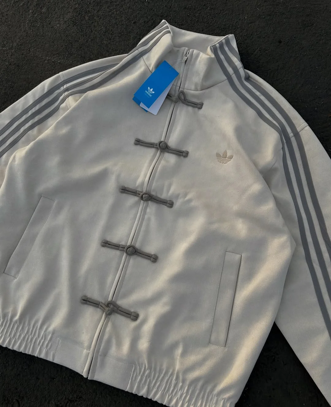 Куртка Adidas Chinese New Year Jacket (В НАЛИЧИИ) - миниатюра 3