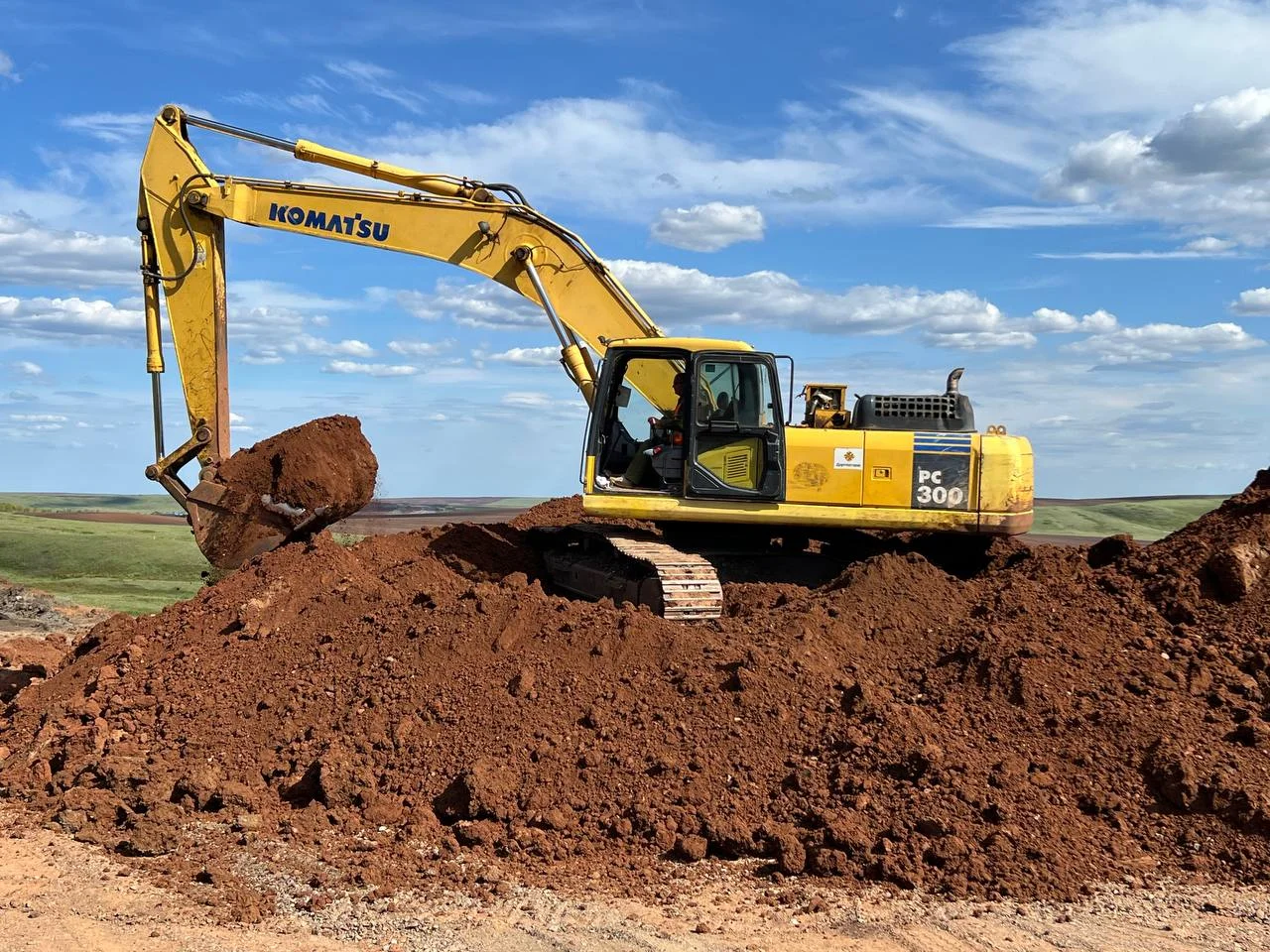 Экскаватор KOMATSU PC300-7 - миниатюра 2
