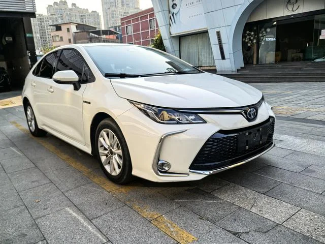Toyota Corolla 2022 - изображение 1