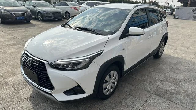 Toyota Yaris L 2022 - изображение 1
