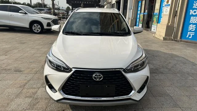 Toyota Yaris L 2022 - миниатюра 2