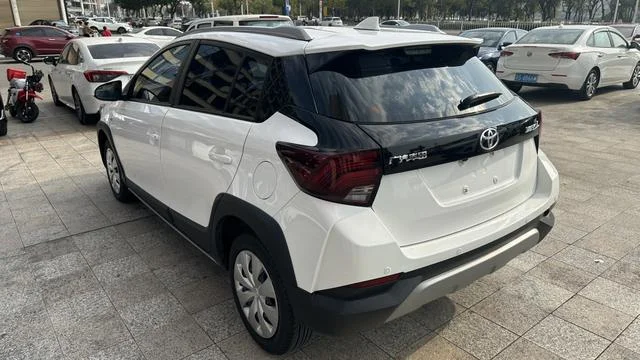 Toyota Yaris L 2022 - миниатюра 4