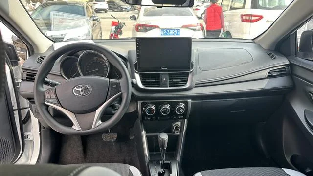 Toyota Yaris L 2022 - миниатюра 8