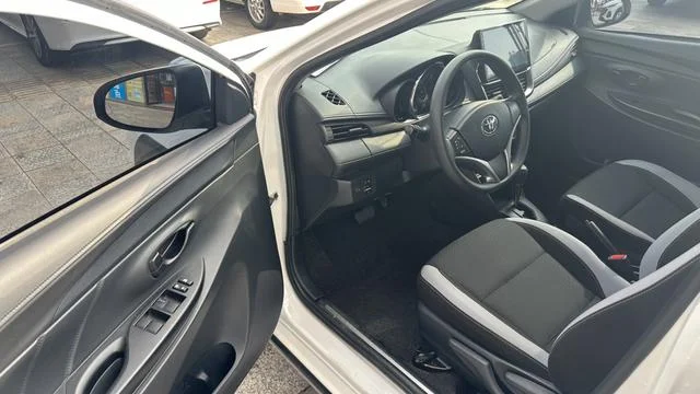 Toyota Yaris L 2022 - миниатюра 9