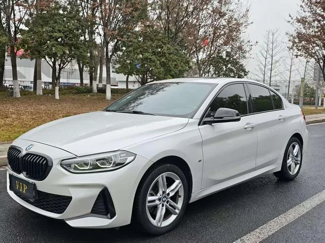 BMW 1-Series 2022 - изображение 1