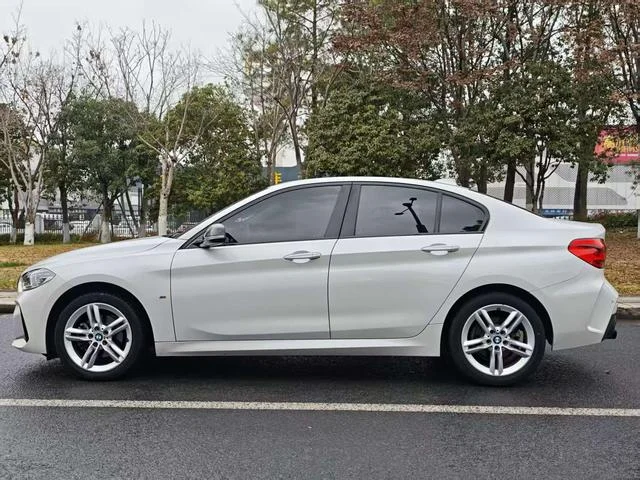 BMW 1-Series 2022 - миниатюра 7