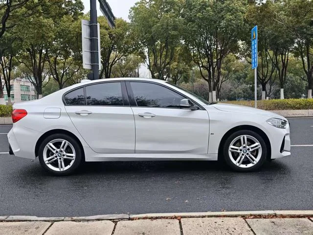 BMW 1-Series 2022 - миниатюра 8
