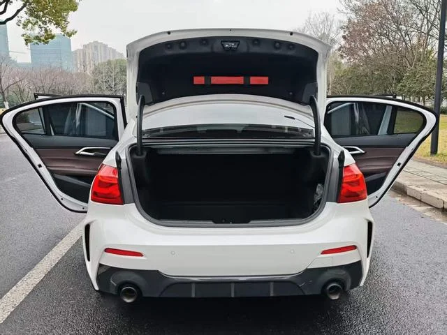 BMW 1-Series 2022 - миниатюра 9