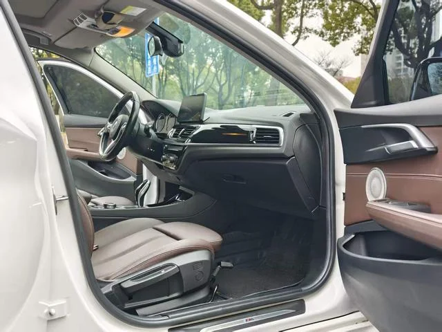 BMW 1-Series 2022 - миниатюра 11