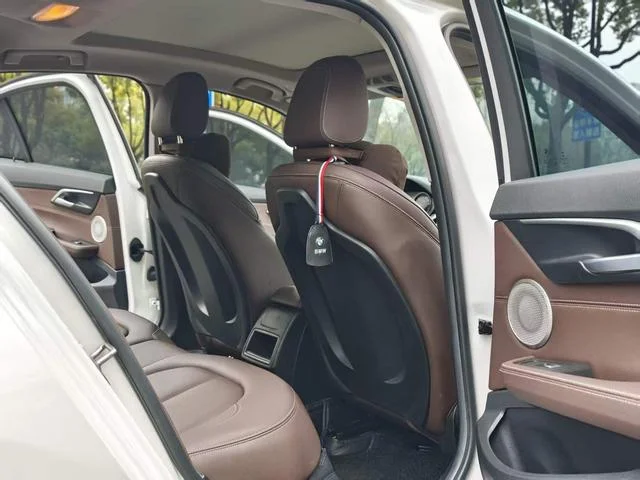 BMW 1-Series 2022 - миниатюра 14