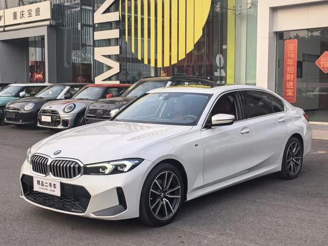 BMW 3-Series 2022 - изображение 1
