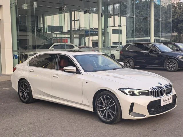 BMW 3-Series 2022 - миниатюра 3