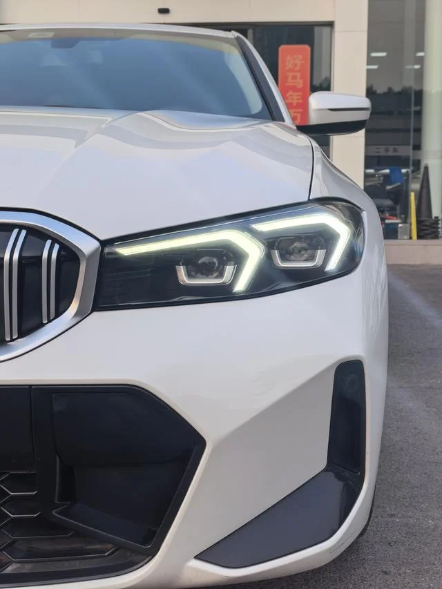BMW 3-Series 2022 - миниатюра 8
