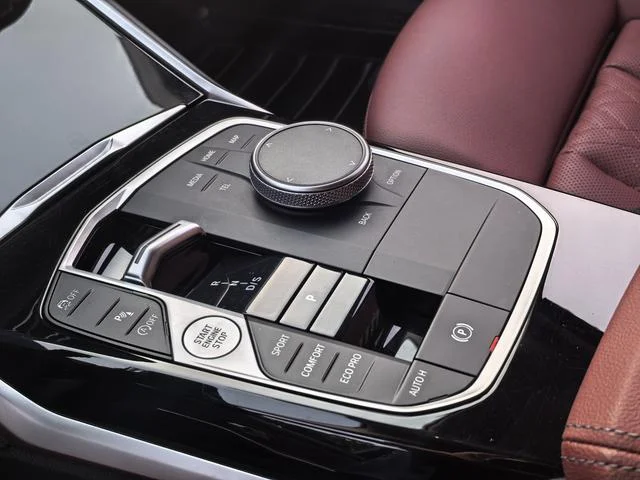 BMW 3-Series 2022 - миниатюра 15