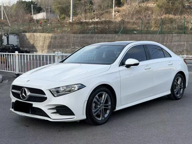 Mercedes-Benz A-Class 2022 - изображение 1